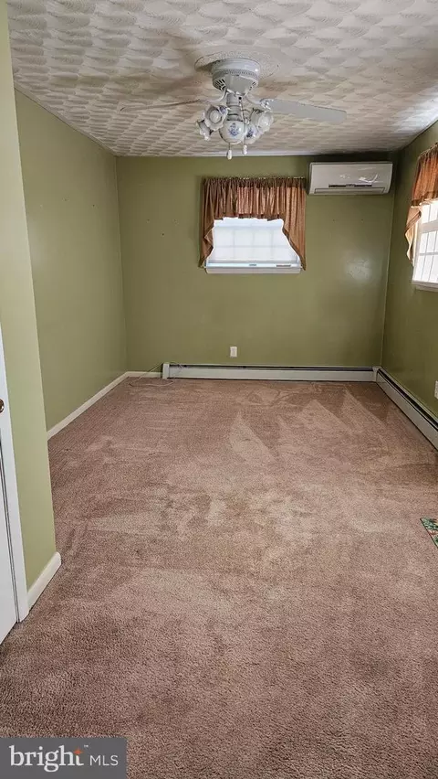 7756 Williams St, Pasadena, MD 21122 photo 2