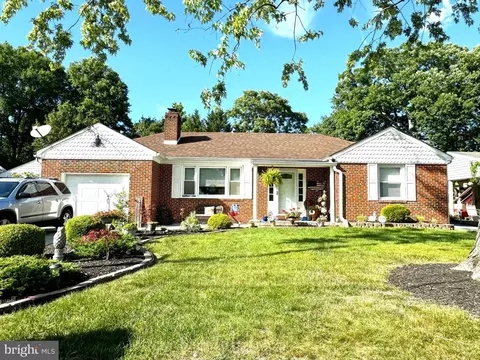 8051 Woodholme Cir, Pasadena, MD 21122