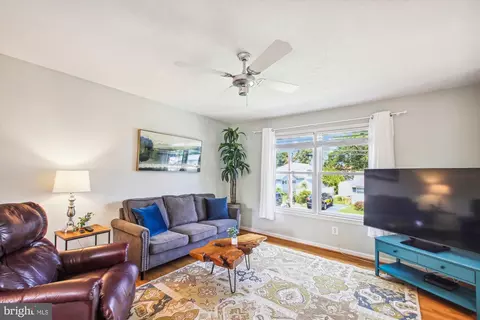 1604 Ruxton Rd, Edgewater, MD 21037 photo 2
