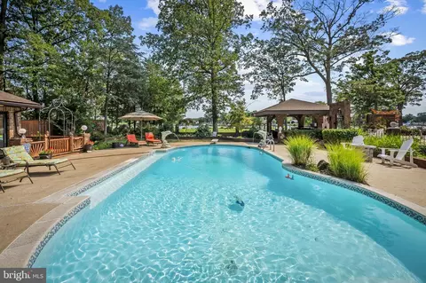 Exterior - 7914 Lowtide Ct, Pasadena, MD 21122 photo 17 of 29