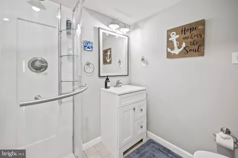 Bath - 7914 Lowtide Ct, Pasadena, MD 21122 photo 1 of 8