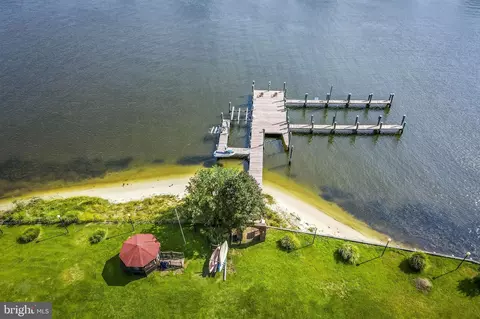 View/Area - 7914 Lowtide Ct, Pasadena, MD 21122 photo 2 of 13