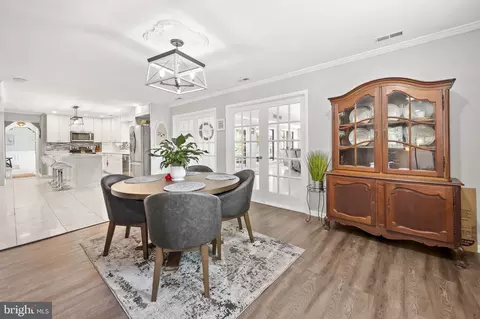 Dining - 7914 Lowtide Ct, Pasadena, MD 21122 photo 2 of 4