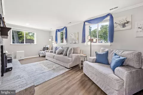Living - 7914 Lowtide Ct, Pasadena, MD 21122 photo 1 of 3