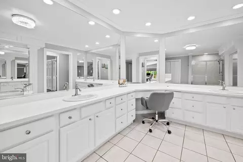 Bath - 7914 Lowtide Ct, Pasadena, MD 21122 photo 2 of 8