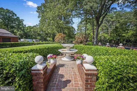 Exterior - 7914 Lowtide Ct, Pasadena, MD 21122 photo 7 of 29