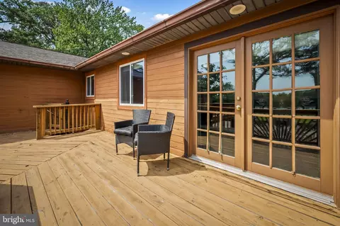 Exterior - 7914 Lowtide Ct, Pasadena, MD 21122 photo 10 of 29
