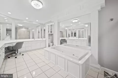 Bath - 7914 Lowtide Ct, Pasadena, MD 21122 photo 5 of 8