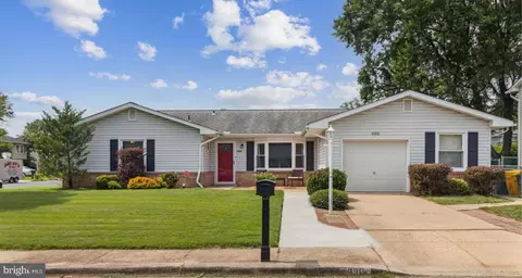 990 Sunny Ct, Gambrills, MD 21054