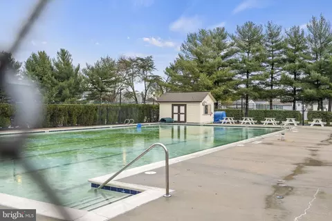 Exterior - 3482 Old Crown Dr, Pasadena, MD 21122 photo 6 of 7