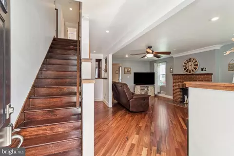 Entry Way - 8443 Bay Dr, Pasadena, MD 21122 photo 7 of 12