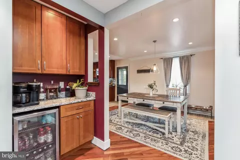 Entry Way - 8443 Bay Dr, Pasadena, MD 21122 photo 2 of 12
