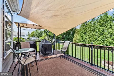 Exterior - 8443 Bay Dr, Pasadena, MD 21122 photo 11 of 13