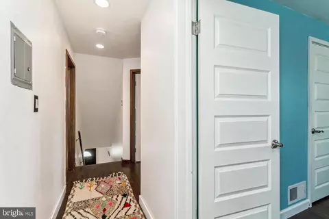 Entry Way - 8443 Bay Dr, Pasadena, MD 21122 photo 9 of 12