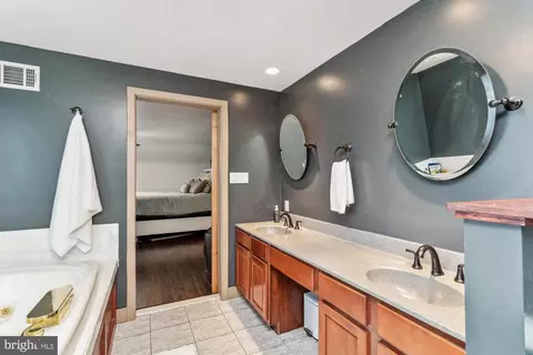 Entry Way - 8443 Bay Dr, Pasadena, MD 21122 photo 11 of 12
