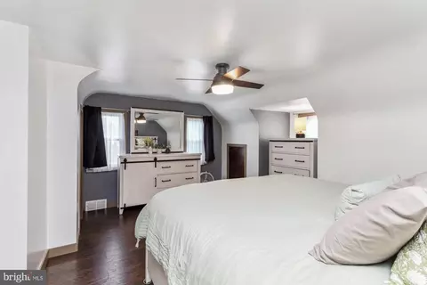 Bedroom - 8443 Bay Dr, Pasadena, MD 21122 photo 5 of 9