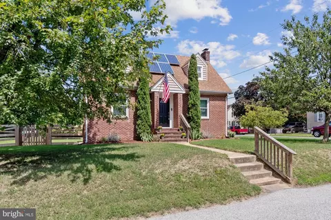 Exterior - 8443 Bay Dr, Pasadena, MD 21122 photo 3 of 13