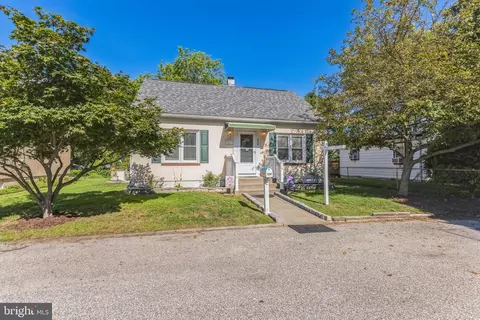 438 Browning Ct, Glen Burnie, MD 21061