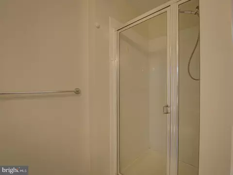 Bath - 2417 Knapps Way, Odenton, MD 21113 photo 4 of 6