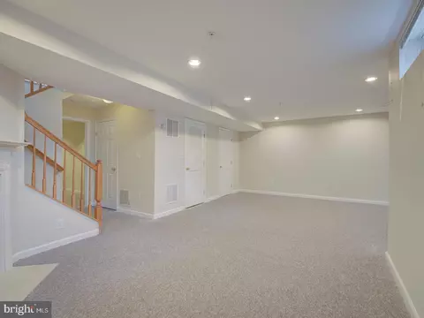 Living - 2417 Knapps Way, Odenton, MD 21113 photo 11 of 12