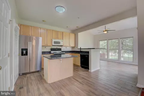 Kitchen - 2417 Knapps Way, Odenton, MD 21113 photo 7 of 7