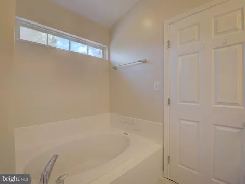 Bath - 2417 Knapps Way, Odenton, MD 21113 photo 3 of 6