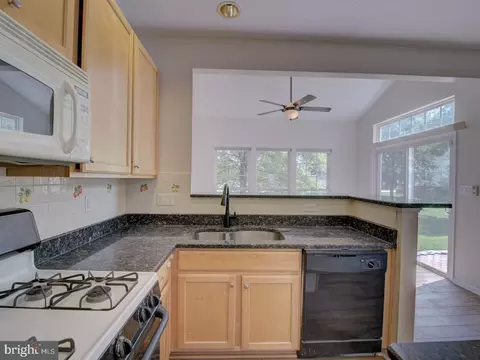 Kitchen - 2417 Knapps Way, Odenton, MD 21113 photo 5 of 7