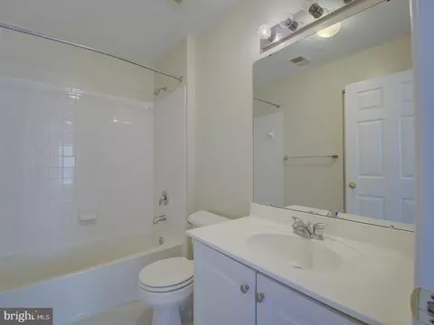 Bath - 2417 Knapps Way, Odenton, MD 21113 photo 5 of 6