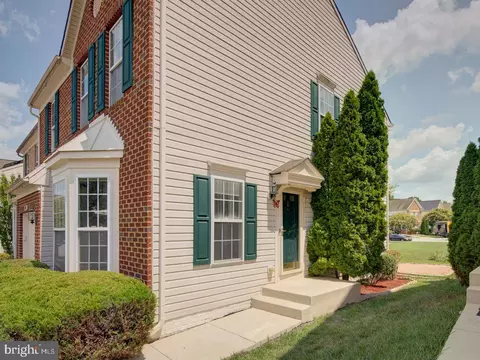 Exterior - 2417 Knapps Way, Odenton, MD 21113 photo 2 of 4