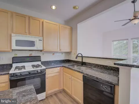 Kitchen - 2417 Knapps Way, Odenton, MD 21113 photo 2 of 7