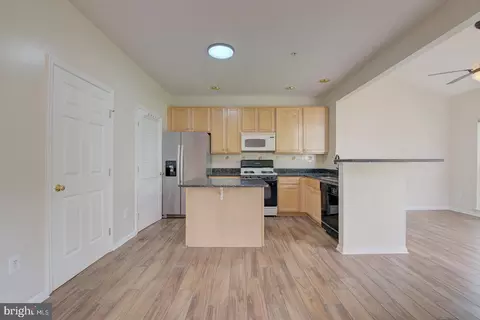 Kitchen - 2417 Knapps Way, Odenton, MD 21113 photo 6 of 7