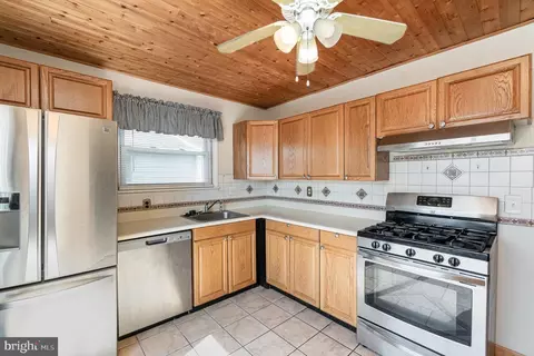 Kitchen - 224 Atlanta Rd, Pasadena, MD 21122 photo 1 of 3