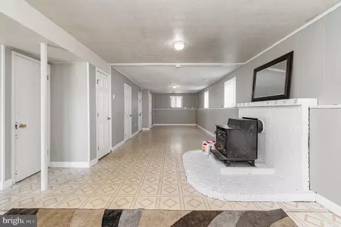 Entry Way - 224 Atlanta Rd, Pasadena, MD 21122 photo 2 of 2