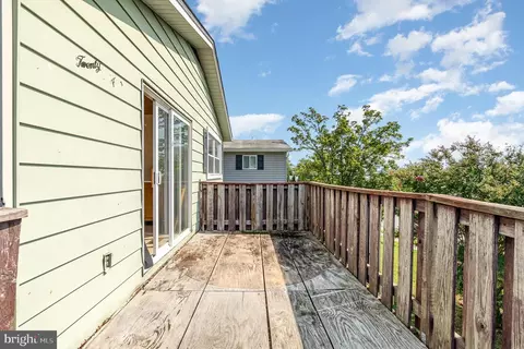 Exterior - 224 Atlanta Rd, Pasadena, MD 21122 photo 4 of 8