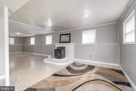 Living - 224 Atlanta Rd, Pasadena, MD 21122 photo 5 of 5