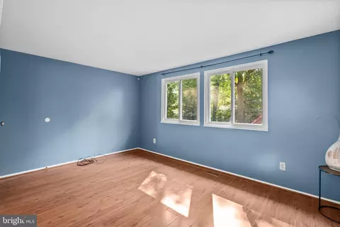 Living - 3637 Seaford Ct, Pasadena, MD 21122 photo 2 of 7