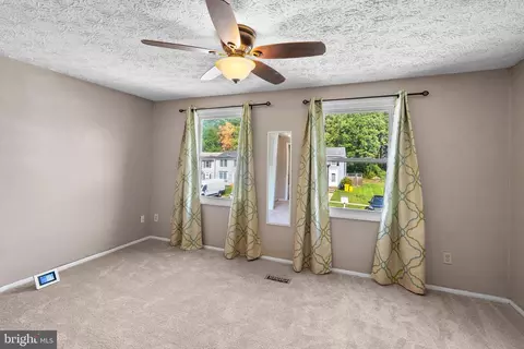 Bedroom - 3637 Seaford Ct, Pasadena, MD 21122 photo 2 of 3