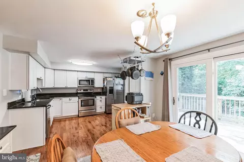 8081 Newcomb Ct, Pasadena, MD 21122 photo 9