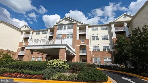 2605 Chapel Lake Dr #307, Gambrills, MD 21054