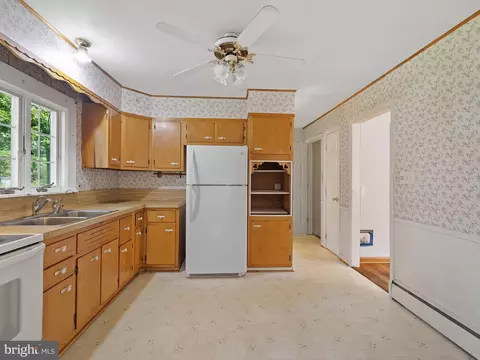 Kitchen - 163 Falcon Dr, Pasadena, MD 21122 photo 3 of 3