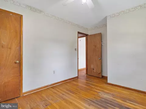 Bedroom - 163 Falcon Dr, Pasadena, MD 21122 photo 6 of 9