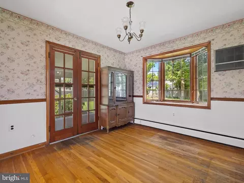 Dining - 163 Falcon Dr, Pasadena, MD 21122 photo 1 of 1