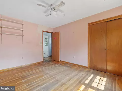 Bedroom - 163 Falcon Dr, Pasadena, MD 21122 photo 2 of 9