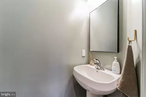 720 Penny Ct, Pasadena, MD 21122 photo 16