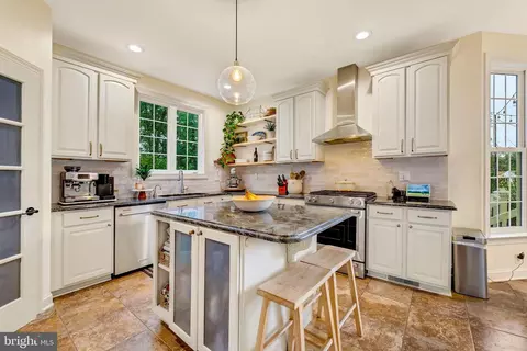 720 Penny Ct, Pasadena, MD 21122 photo 8