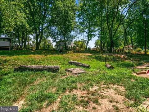 Exterior - 8150 Elizabeth Rd, Pasadena, MD 21122 photo 8 of 9
