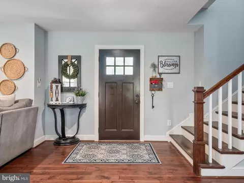 Entry Way - 8150 Elizabeth Rd, Pasadena, MD 21122 photo 1 of 2