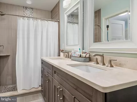 Bath - 8150 Elizabeth Rd, Pasadena, MD 21122 photo 3 of 3