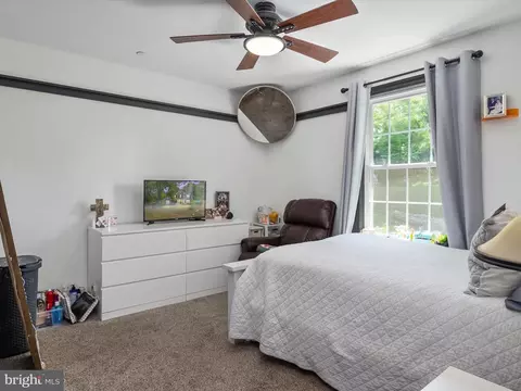 Bedroom - 8150 Elizabeth Rd, Pasadena, MD 21122 photo 2 of 7