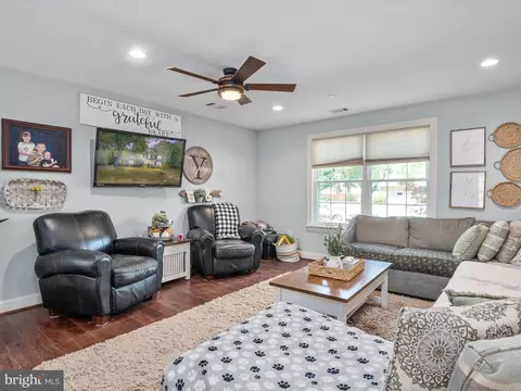 Living - 8150 Elizabeth Rd, Pasadena, MD 21122 photo 1 of 1